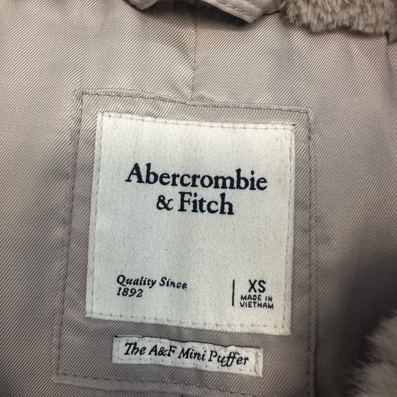 Abercrombie Faux Fur Mini Puffer Size Extra Small Light Grey - Picture 7 of 11